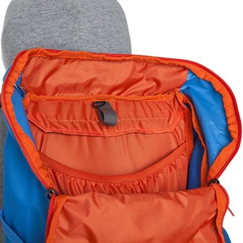 Внутри основного отделения - карман на резинке и крепление для питьевой системы - Походный рюкзак с верхней загрузкой Yalka 24 black