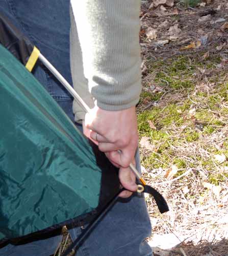 Дуга и рукав имеют цветную маркировку. Торцы дуги вставить в люверсы оттяжек.. Инструкция по Tower 4 Plus (ранее Zamok 4 Plus)